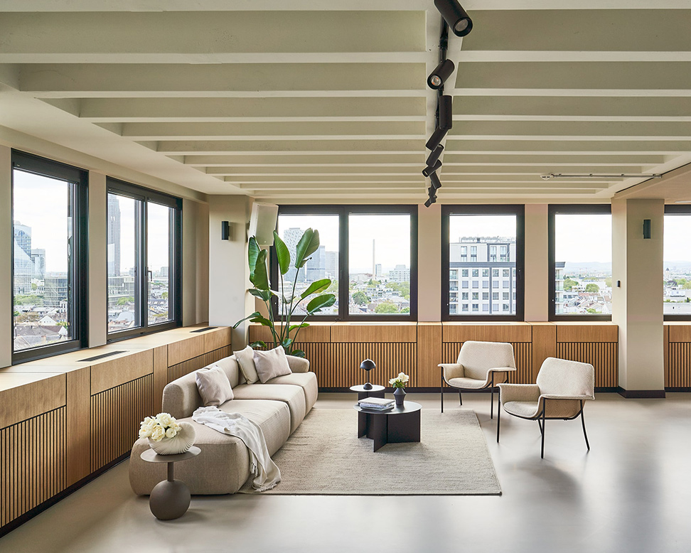 Stockfoto mit einer Sitzgruppe in einem Loft f&uuml;r die TAS IMPULSE-Eventreihe